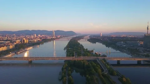 Vienna aerial view flying backwars over danube Vidéo 79755693