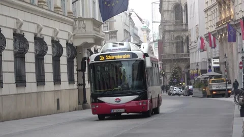 Vienna, Austria, Dec 28, 2023, Bus number 2A in Vienna 库存影片 285111182