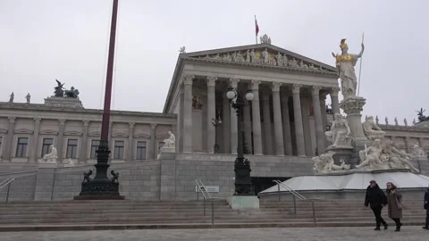Vienna, Austria, Dec 28, 2023, Outside view of the Austrian Parliament 库存影片 285111482