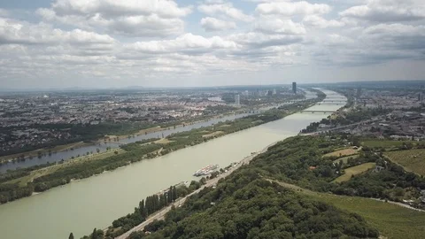 Vienna Danube Cityscape 库存影片 95976872