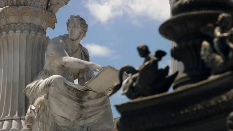 Vienna Parliament statue - sharpness relocation Stock Footage 74376033