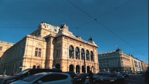 Vienna State Opera hyperlapse, busy street traffic, tourist attraction Video stock 124868212