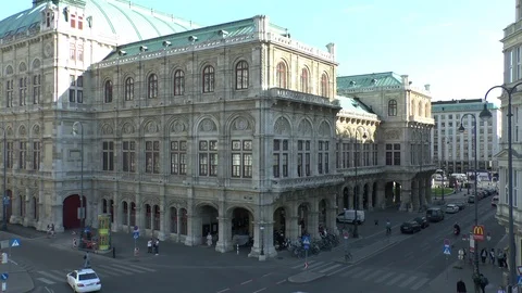 Vienna. View of State Opera. Video stock 101042321