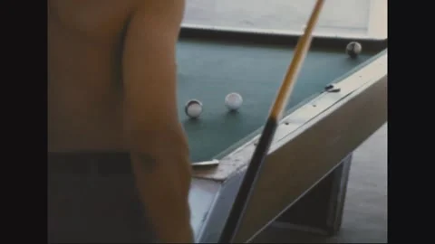 VIETNAM - 1968: Pool Table Match - Close View Across a Pool Table Rail 库存影片 344004878