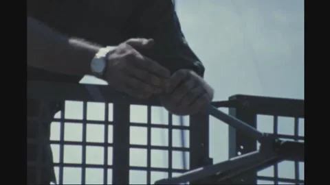 VIETNAM - 1969: Antenna rigging - technicians rig mesh array 库存影片 343933001