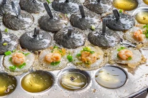 Vietnamese crispy fried tiny shrimp pancake- Banh Khot Stock Photos