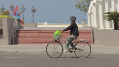 Vietnamese cyclist on the move Video stock 241493085