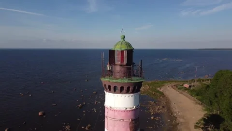View from above of the Shepelevsky lighthouse in the Gulf of Finland. Stock-Footage 277603169