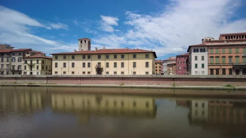A view across the River Arno in Pisa towards the Lungarno Antonio Pacinotti Stock Footage 157813985