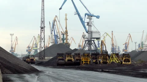 View on active coal port 動画素材 56615911
