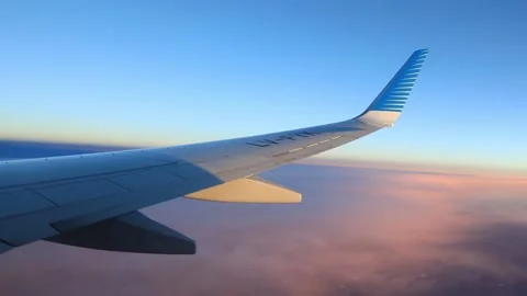View from the airplane window to the clouds 스톡 동영상 89330286