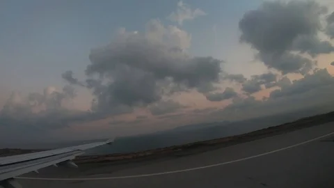 View From Airplane Window timelaps Airplane Taking Off Seen From Plane Vidéo 103688351