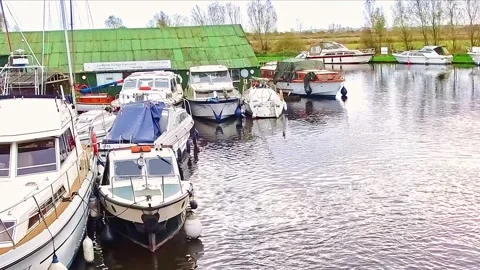 View along the River Bure, Norfolk Broads Video stock 322997814