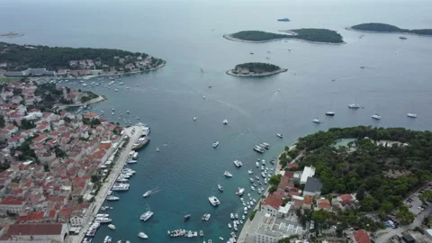 View at amazing archipelago in front of town Hvar, Croatia Stockbeeldmateriaal 163209525