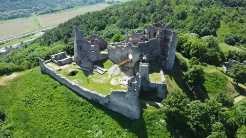 View of the ancient Brekov castle ruins from a drone Video stock 276165692