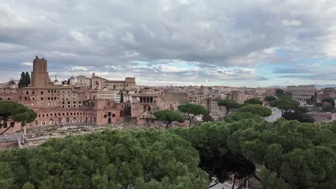 View of the ancient part of Rome from above Vídeos de archivo 325984556