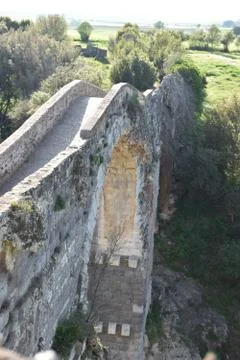 View of ancient stone bridge  Fotos de archivo