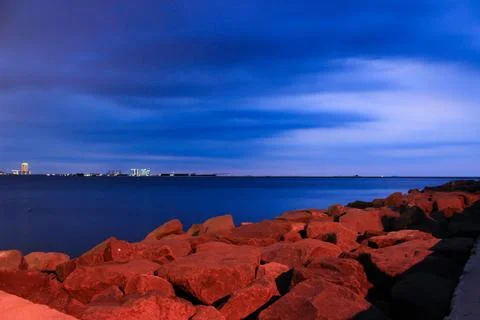 View of Ancol beach with cloudy overcast sky Foto stock