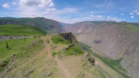 View and scene of a beautiful forest and mountain landscape Stock-Footage 129714526
