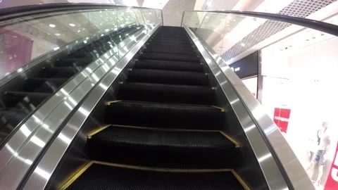 View and scene on the escalator, the movement of people Stock-Footage 129715369