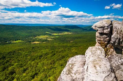 View of the appalachian mountains from cliffs on big schloss, in george washi 스톡 사진