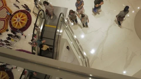 View into An Apple store at icon siam major department store in central of .. Stock-Footage 284209908