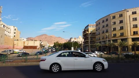 View of the Arab city on the background of mountains. Vidéo 123600359