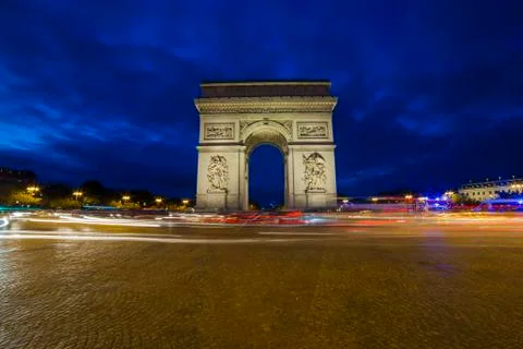 View of arc de triomphe during the twilight and long exposure image with ligh Foto stock