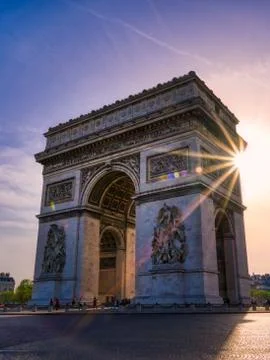 A view of the Arc de Triomphe located in Paris, France. 스톡 사진
