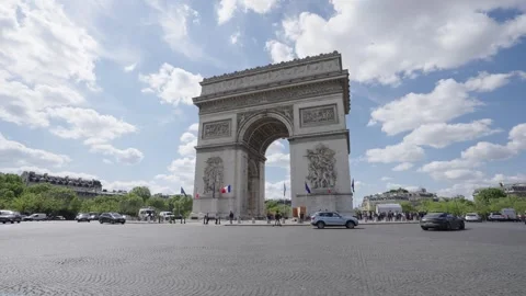 View of Arc de Triomphe in Paris, France. 스톡 동영상 343880200