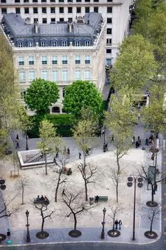 View from the Arc de Triomphe on square in the Elysian Fields Stock Photos
