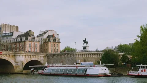 View of the arch bridge stone Pont Neuf, the Equestrian Statue of Henri IV. Stock Footage 308731747