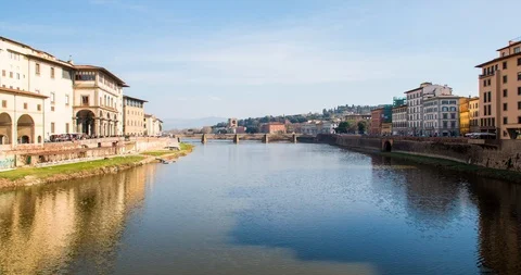 View of Arno river from Ponte Vecchio, Florence Italy Vídeo Stock 104111412