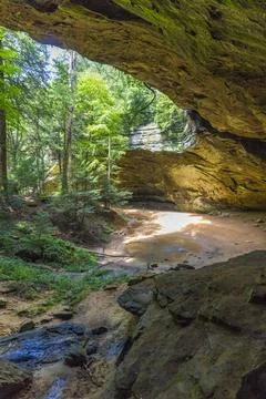 View of Ash Cave in Summer, Hocking Hills State Park, Ohio Stock Photos