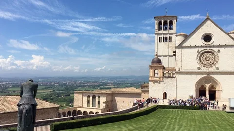 View of Assisi, Italy in springtime Stock Footage 94425568