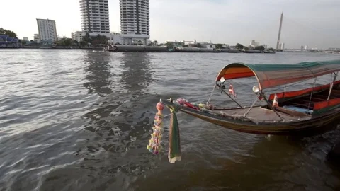 View of an authentic Thai boat on Chao Prao river in Bangkok Stock Footage 75535137