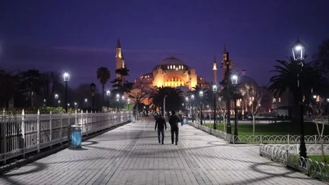View of the Aya Sofia mosque at night, Istanbul, Turkey Video stock 313727953