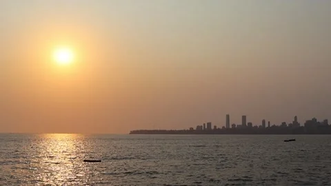 View of the Back Bay from Marine Drive at sunset in Mumbai. Stock Footage 301421122