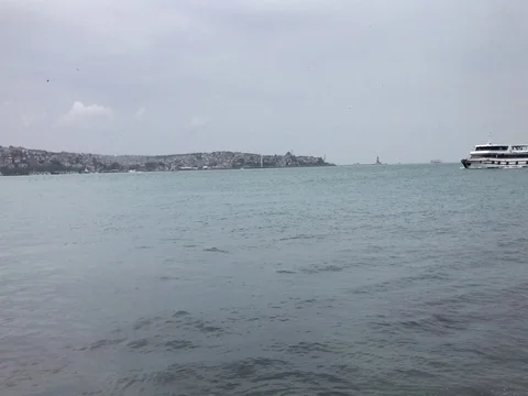 A view from the back grotto of the bosphorus in istanbul 스톡 동영상 80638774