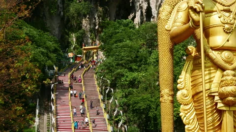View of the Batu caves in Malaysia Stock-Footage 65205241
