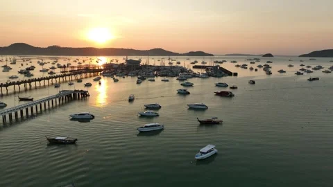 View of the bay with boats Vídeos de archivo 272244956