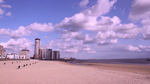 View of the beach of a small Dutch town Vlissingen. Vídeo Stock 41313260