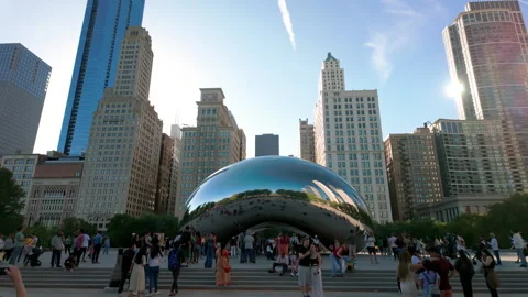View of the Bean Cloud Gate in Chicago with a modern city high-rise building Stock Footage 318994491