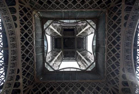 View below Eiffel Tower, Paris, France Foto stock