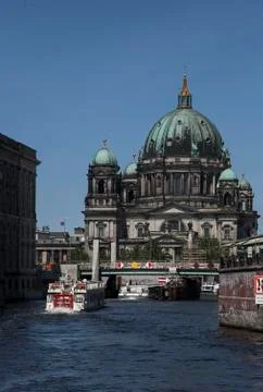 View of the berlin dome on the river Foto stock