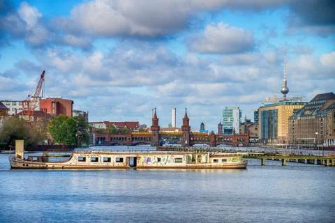View of Berlin over river Spree 库存照片