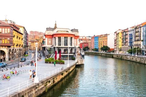 View of Bilbao river adn ribera market. 库存照片