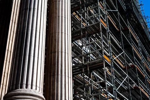 View of the Brussels Bourse building, with temporary scaffolding in the foregrou Fotos de archivo