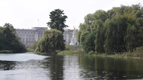 The view of Buckingham Palace from St. James's Park Stock Footage 292911789