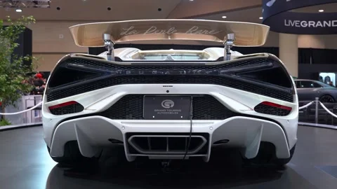 View of Bugatti Mistral W16 at Auto Show. Vidéo 330146621